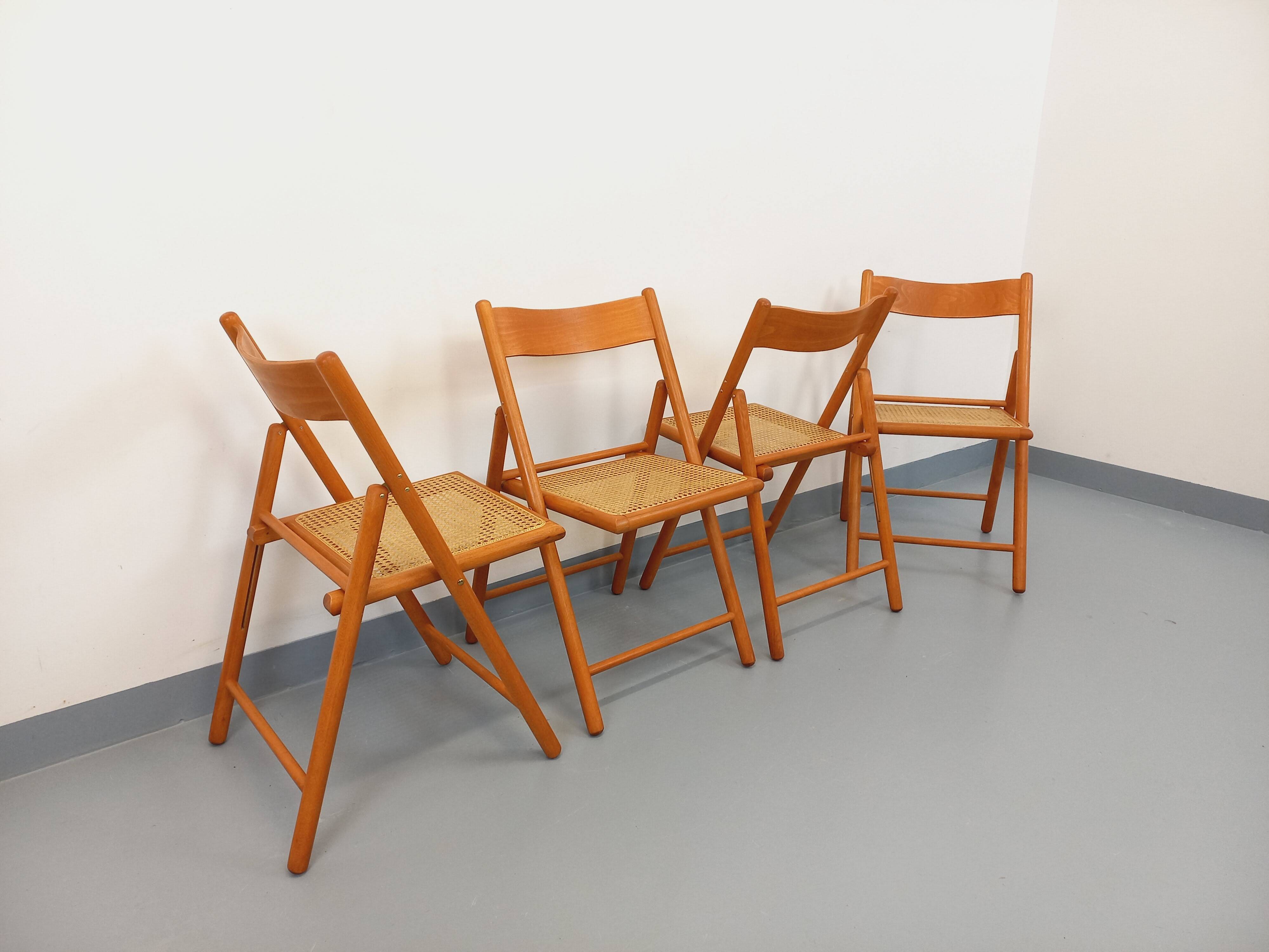 Set of 4 vintage folding chairs from Habitat made of beech wood and caning.