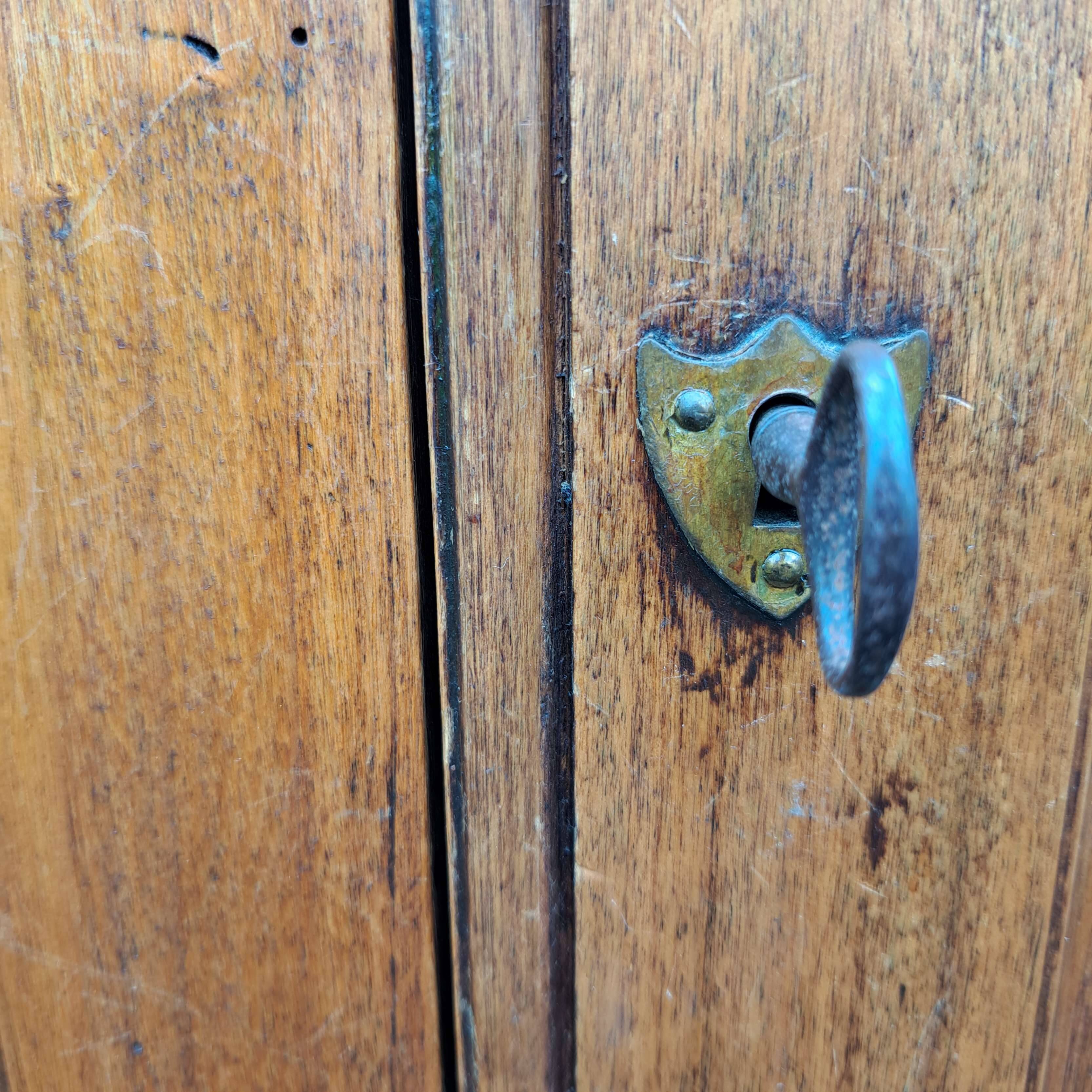 Armoire parisienne