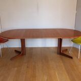 Scandinavian oval table in teak 2 60s extensions