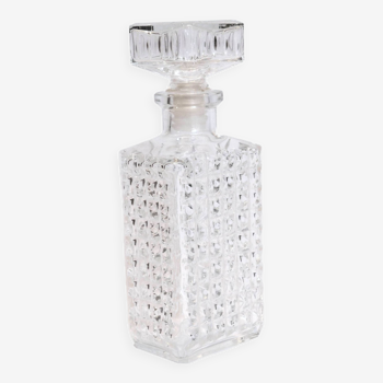 Narrow whiskey decanter with spike pattern