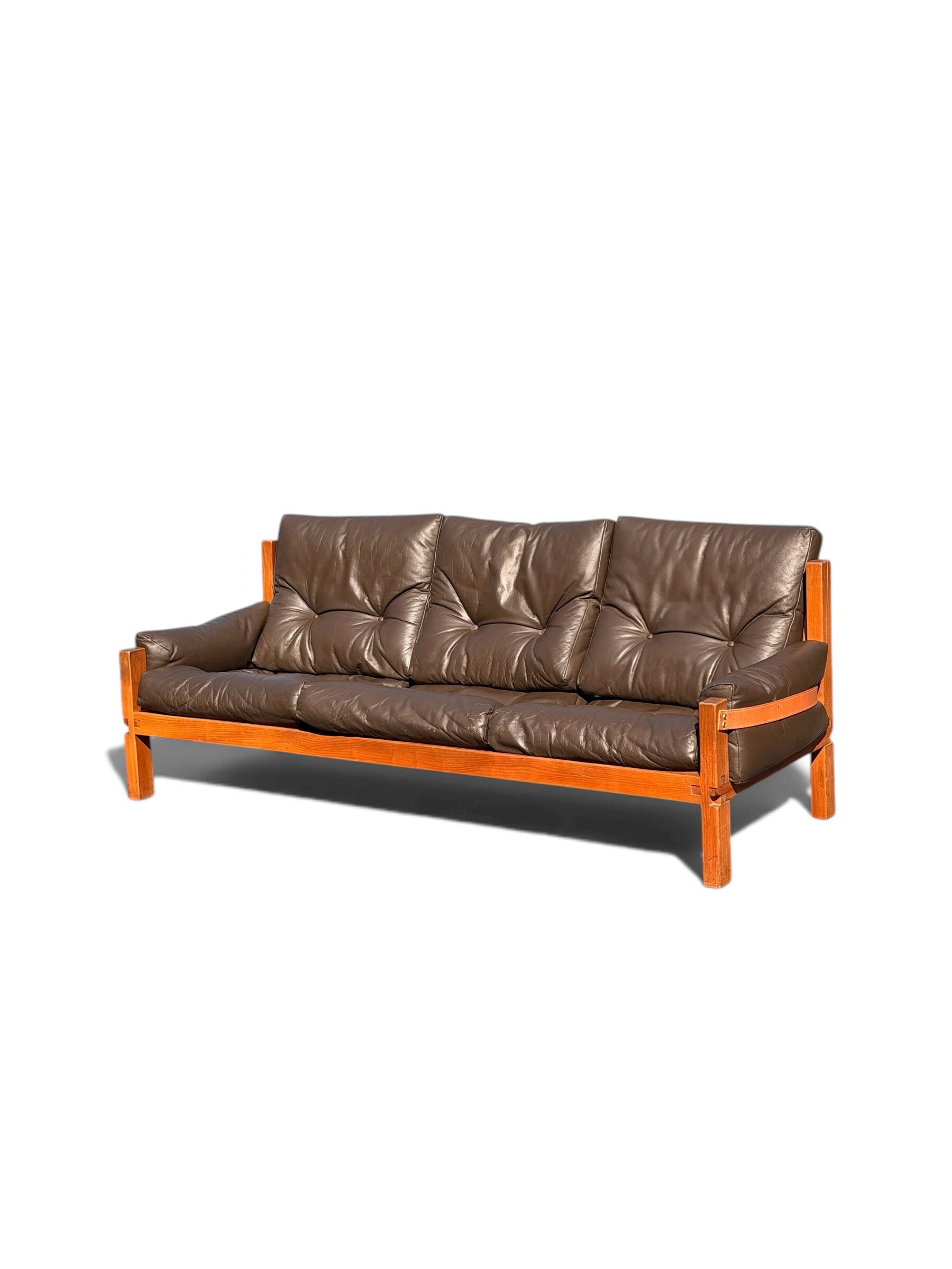 Pierre Chapo, 3-seater sofa S32 in solid elm and brown leather, 1966