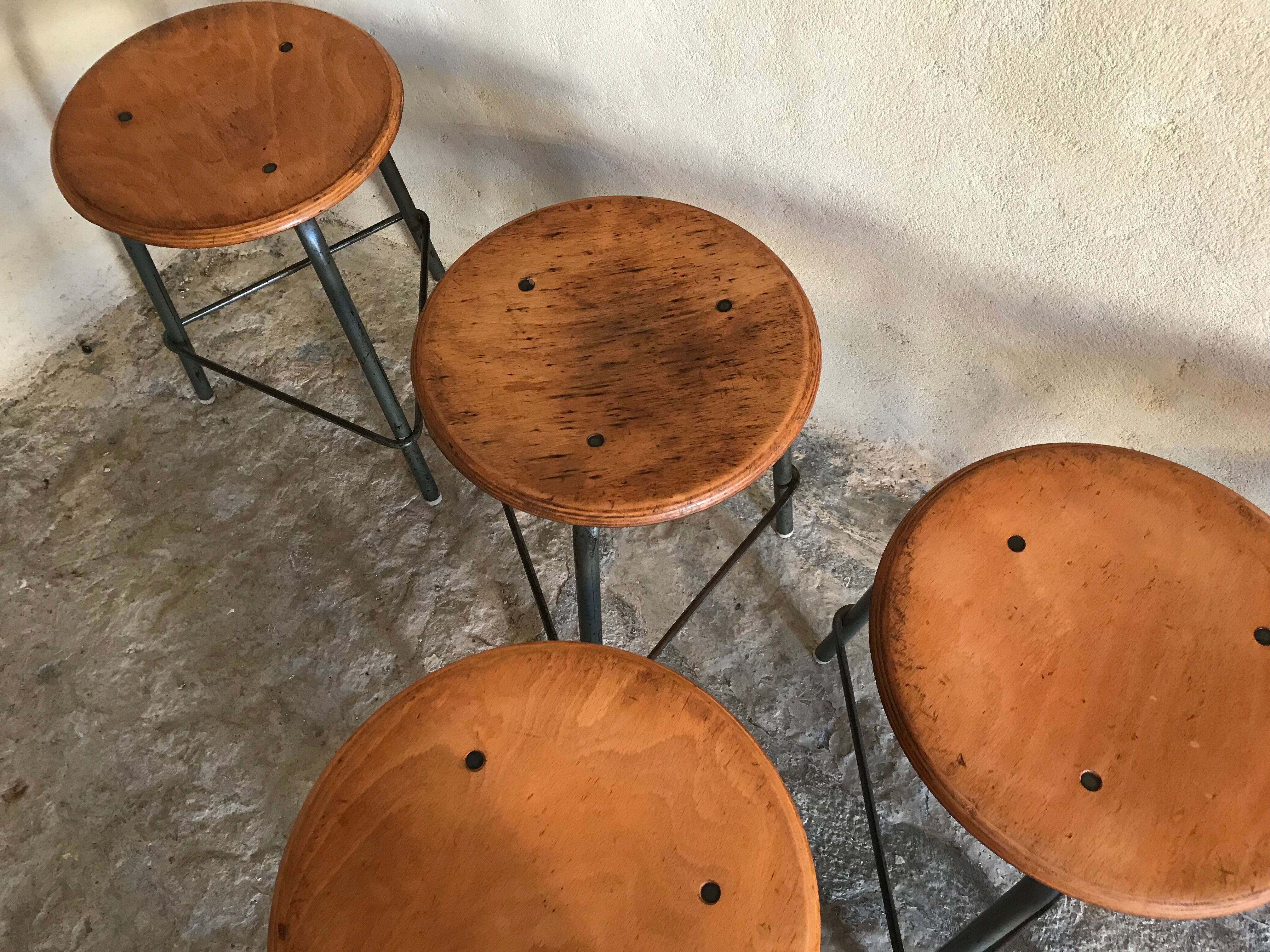 Lot de 7 tabourets tripodes vintage style industriel 1960-80’s