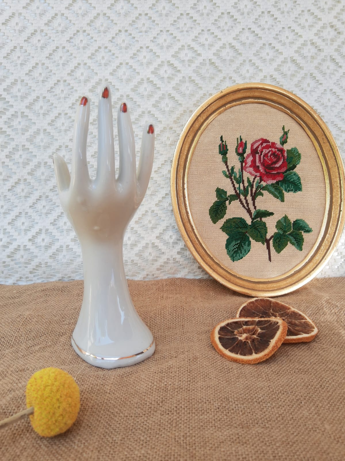 Hand baguier soliflore ceramic white vintage flowers