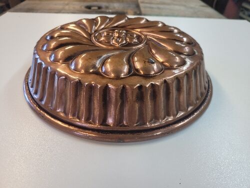 Copper cake pan 29cms in diameter