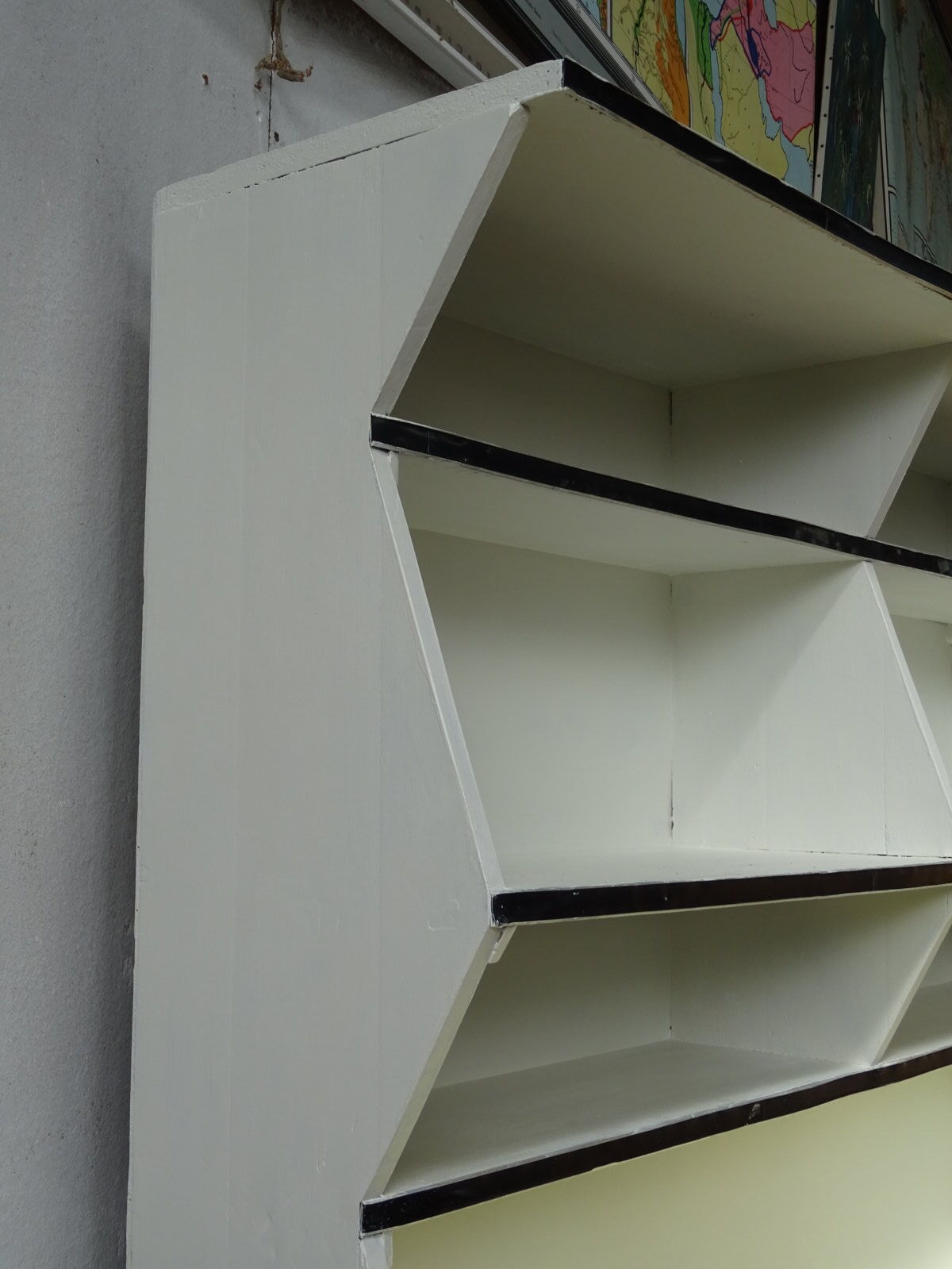 Grocery shelf counter