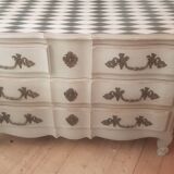 Checkered chest of drawers