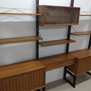 Systéme d'étagères modulables danois Royal System par Poul Cadovius