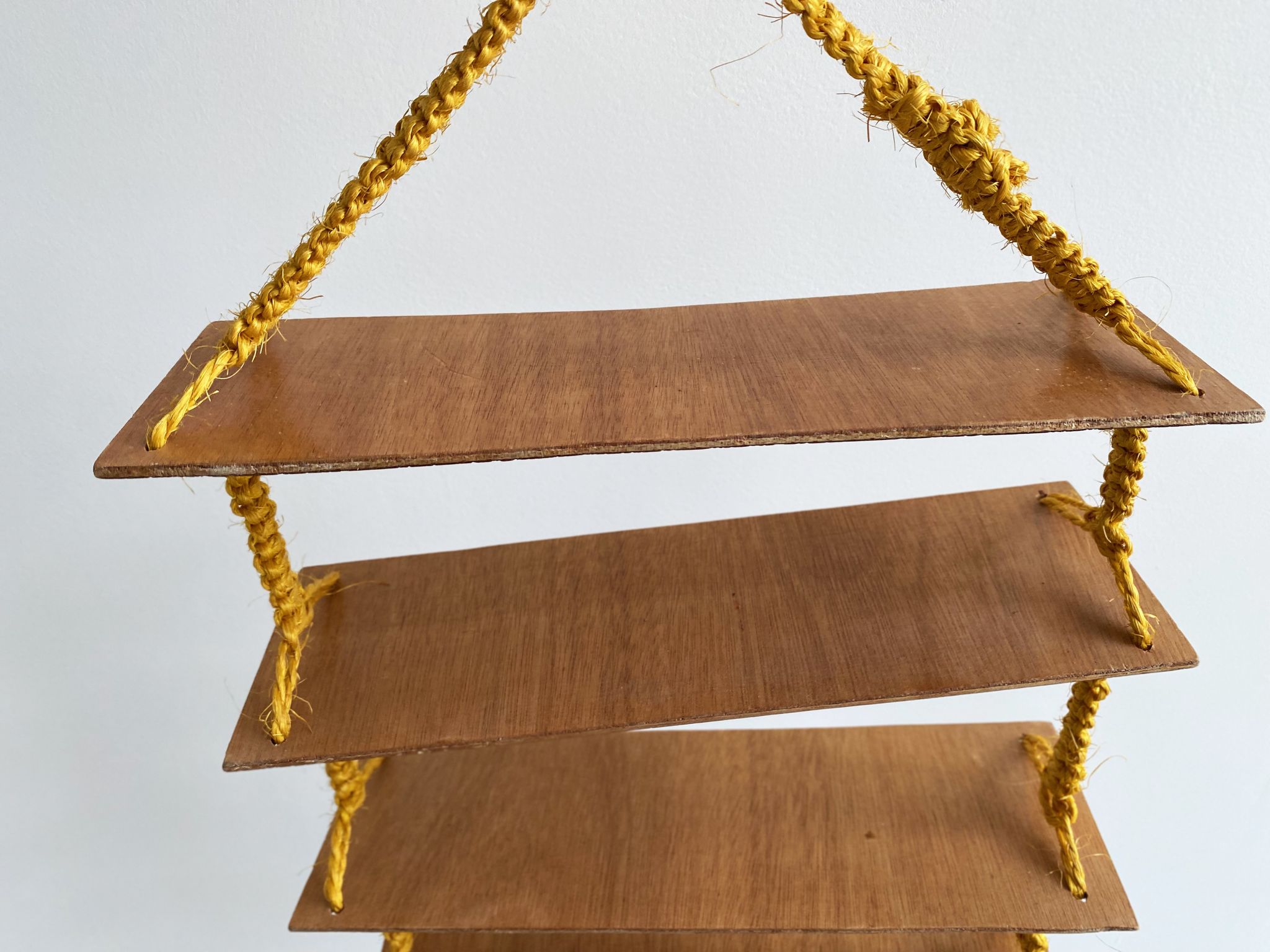 Étagère murale en macramé vintage