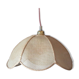 Flower suspension in natural fiber