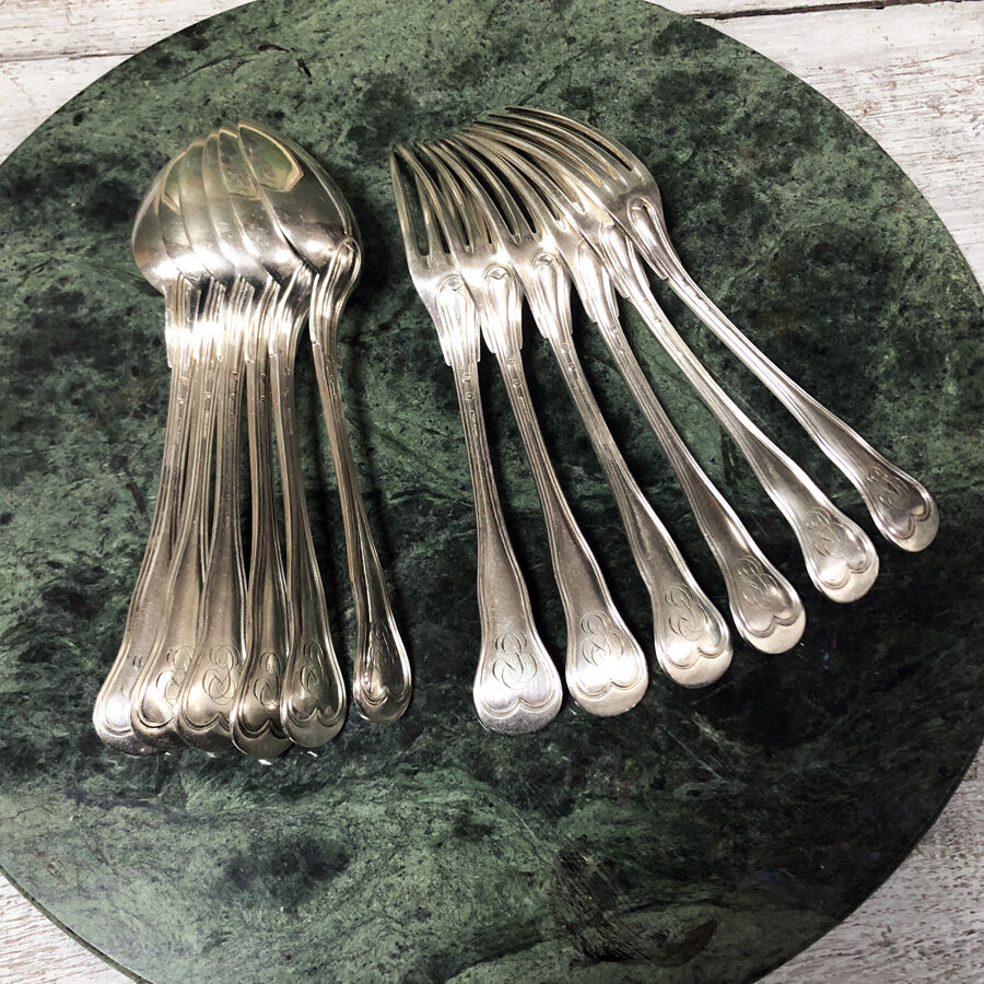 Monogrammed violin housewife