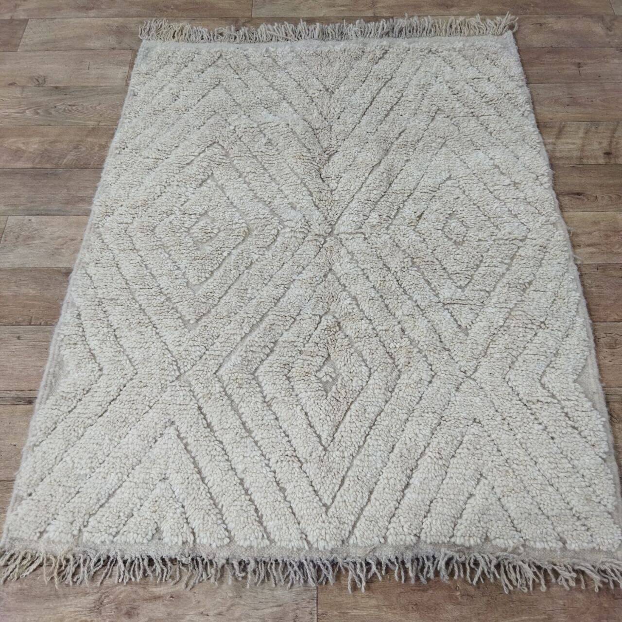 Handmade Moroccan Berber rug 155 X 124 CM