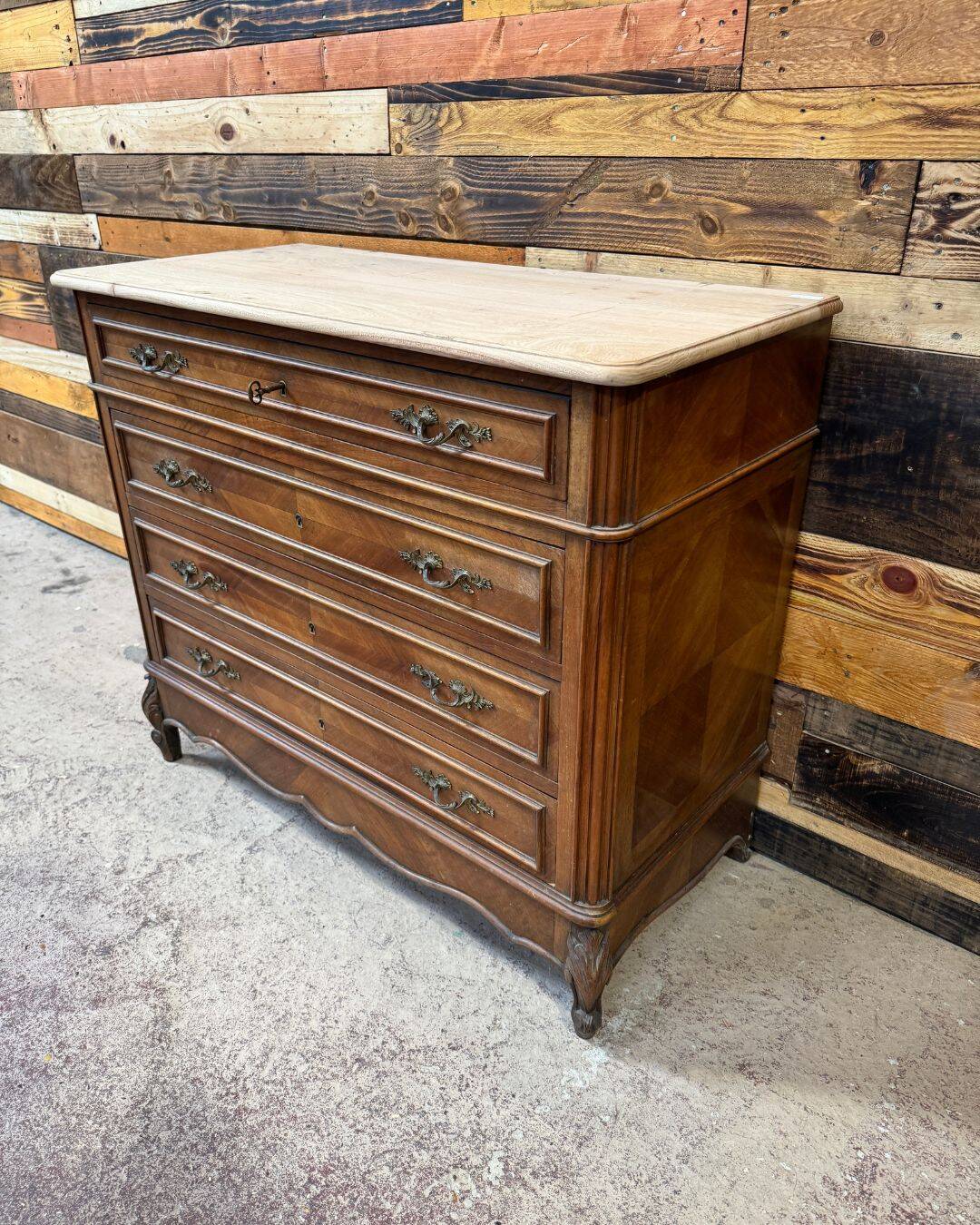 Commode de style Louis XV