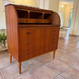 Scandinavian secretary