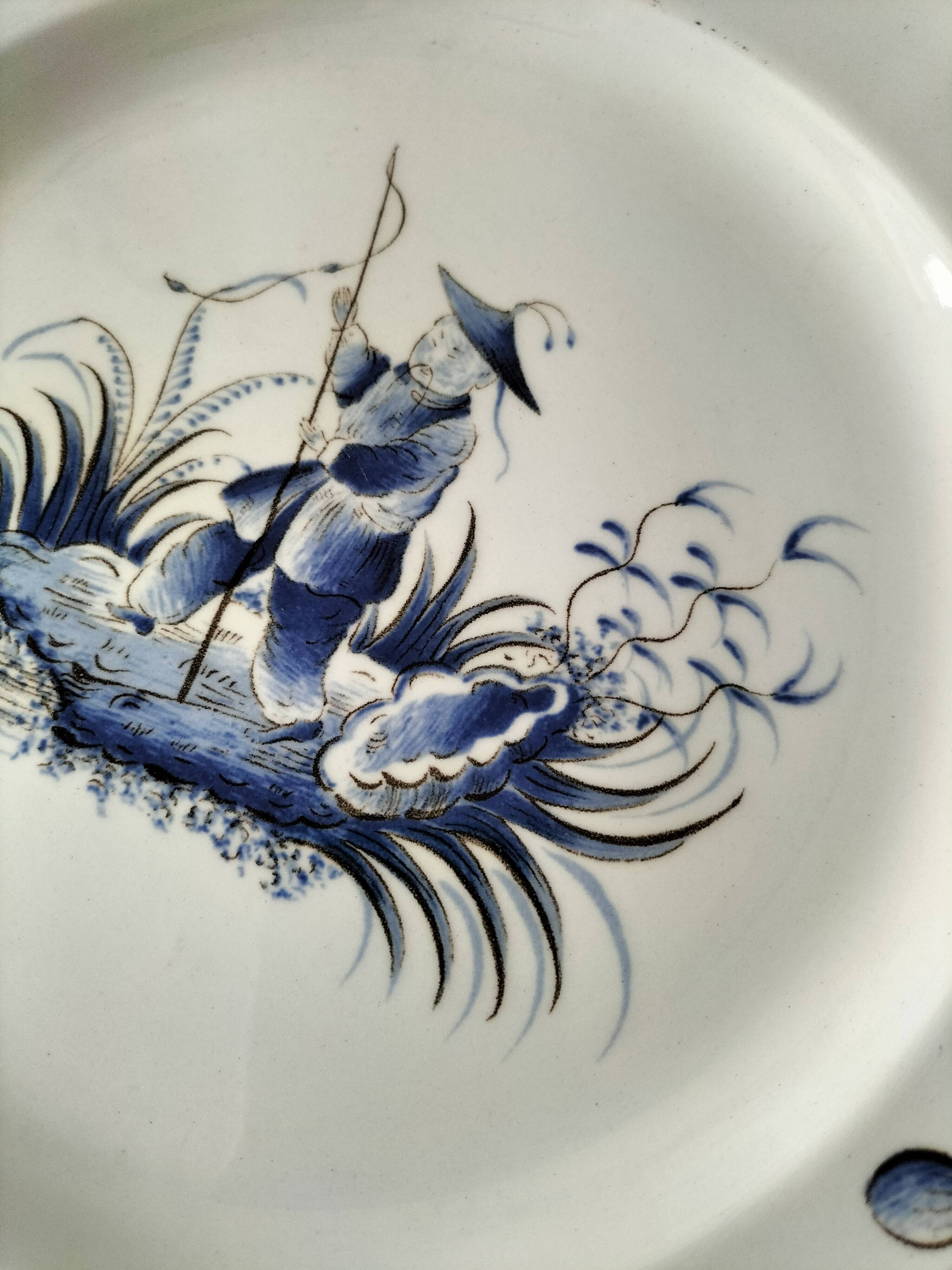 Assiette KG Lunéville décor pêcheur bleu