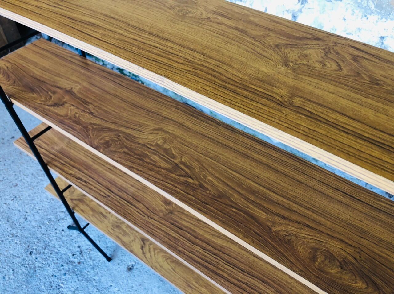 Wall system has 6 Scandinavian modular shelves