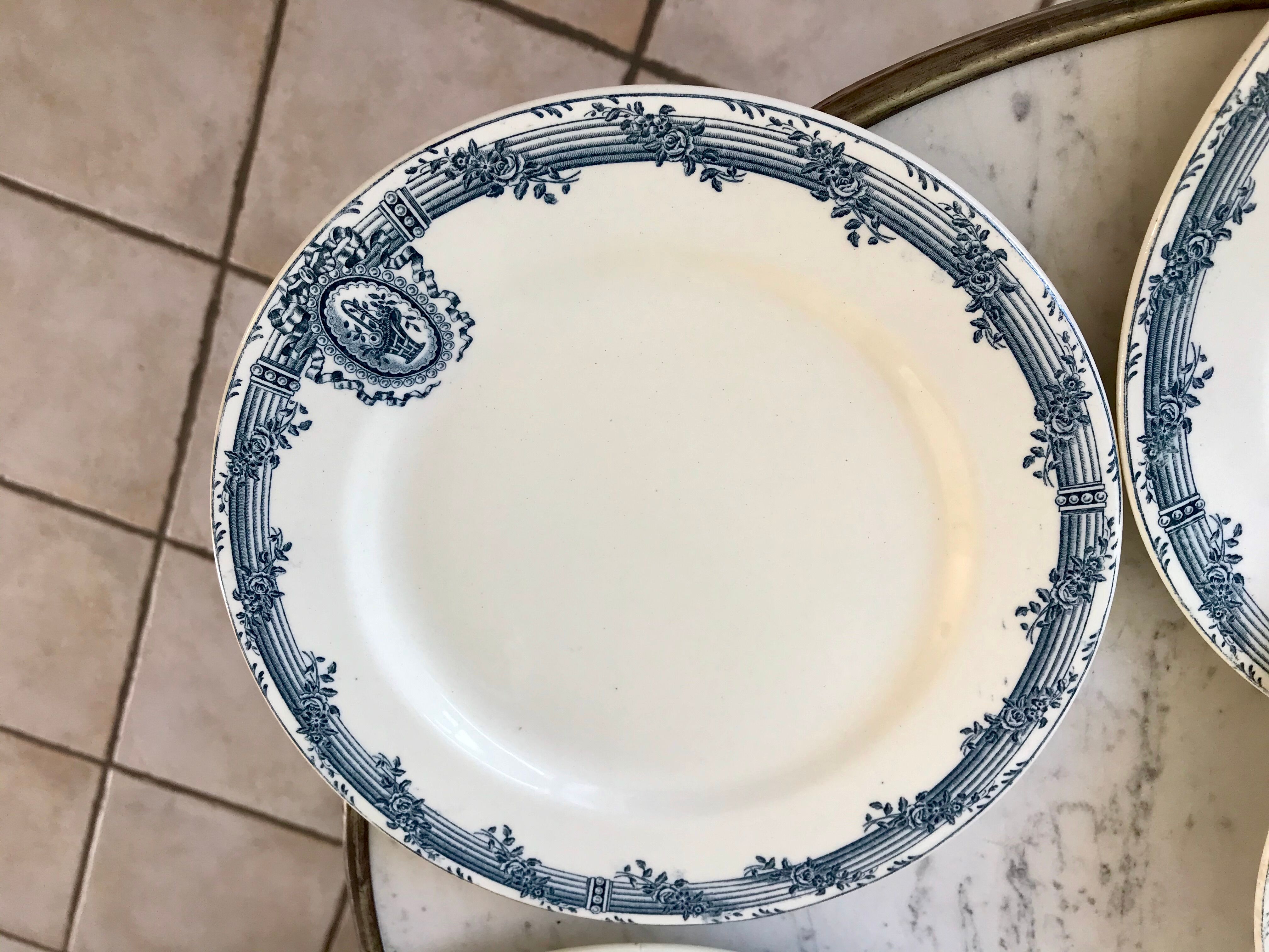 7 flat plates Terre de Fer Salins model "Versailles" XIXth