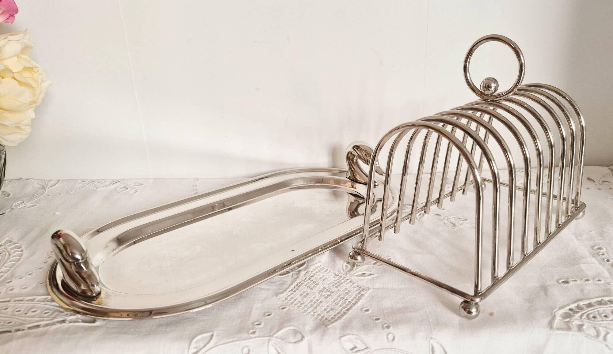 Silver-plated serving dish for foie gras, toast holder.