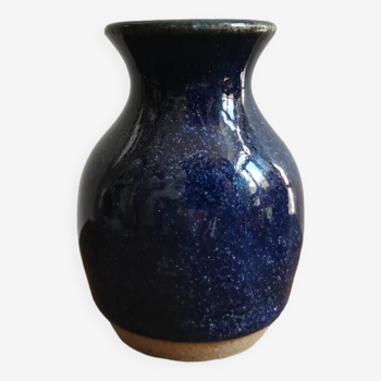Petit vase en grès émaillé bleu moucheté vintage