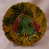 Set of 4 Sarreguemines majolica plates. Fruit decoration.