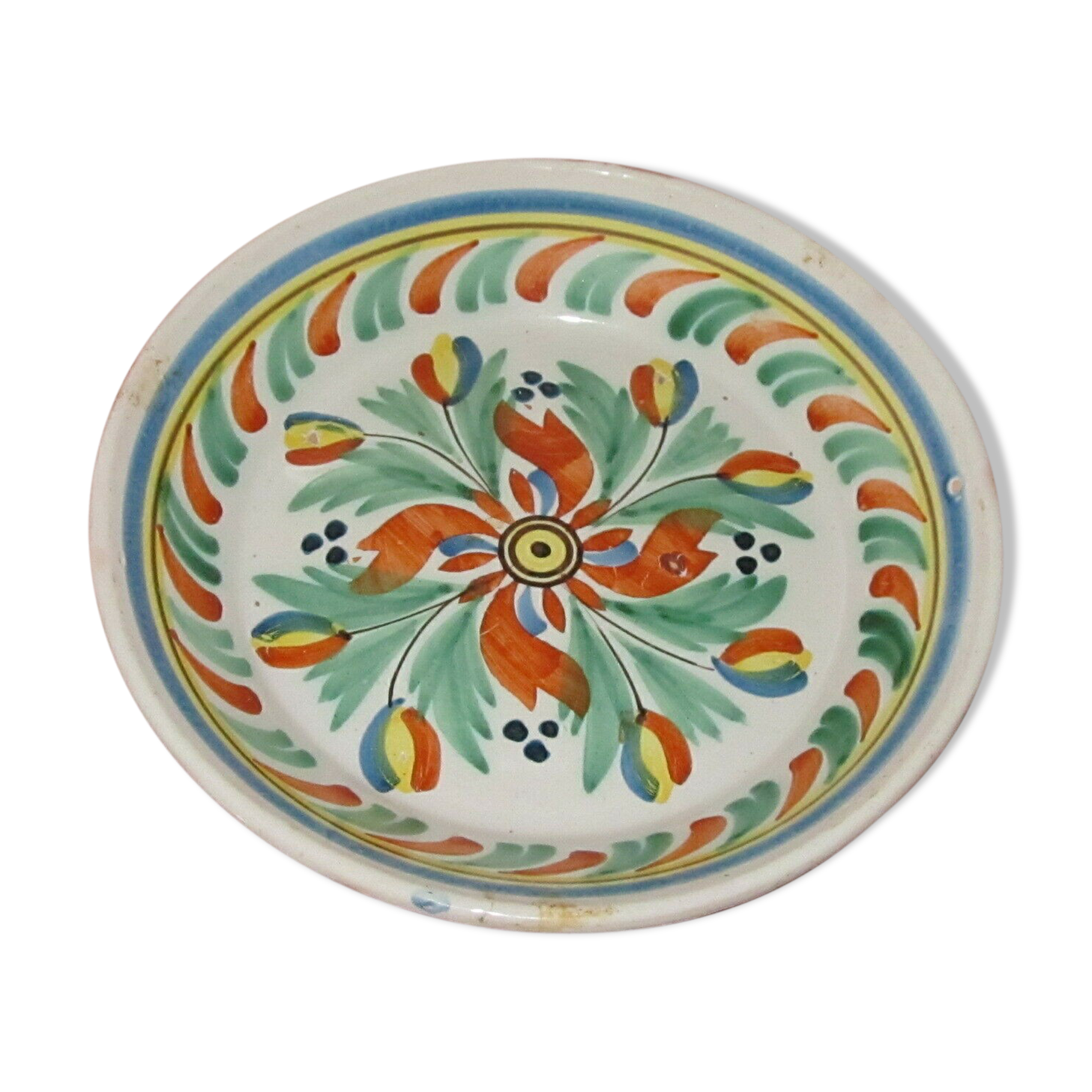 Assiette en faïence à décor floral a identifier Nevers Desvres Est Centre