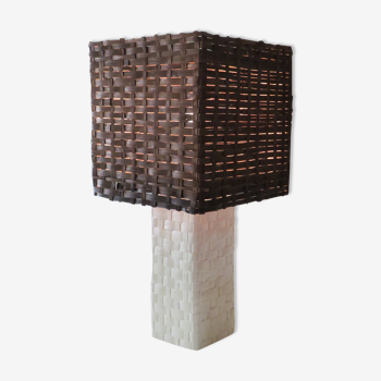 Extra wide table lamp