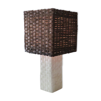 Extra wide table lamp