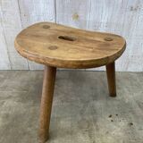 Tripod farm stool