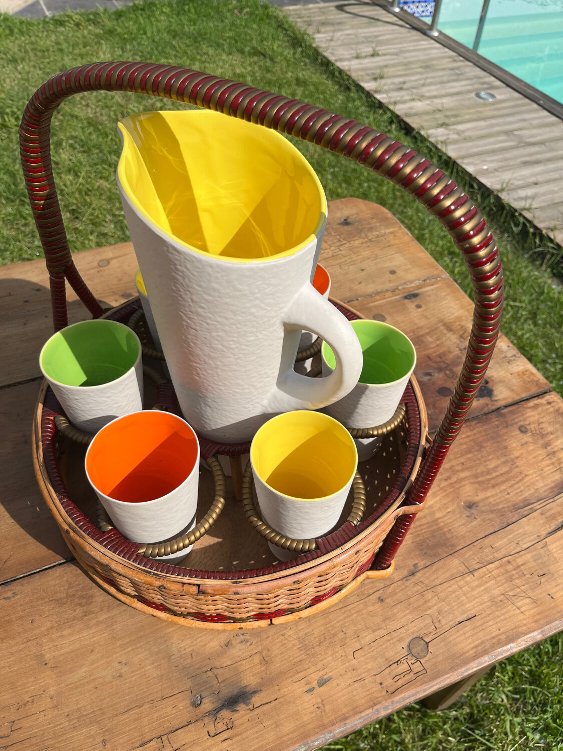 Jug and glasses for orangeade service