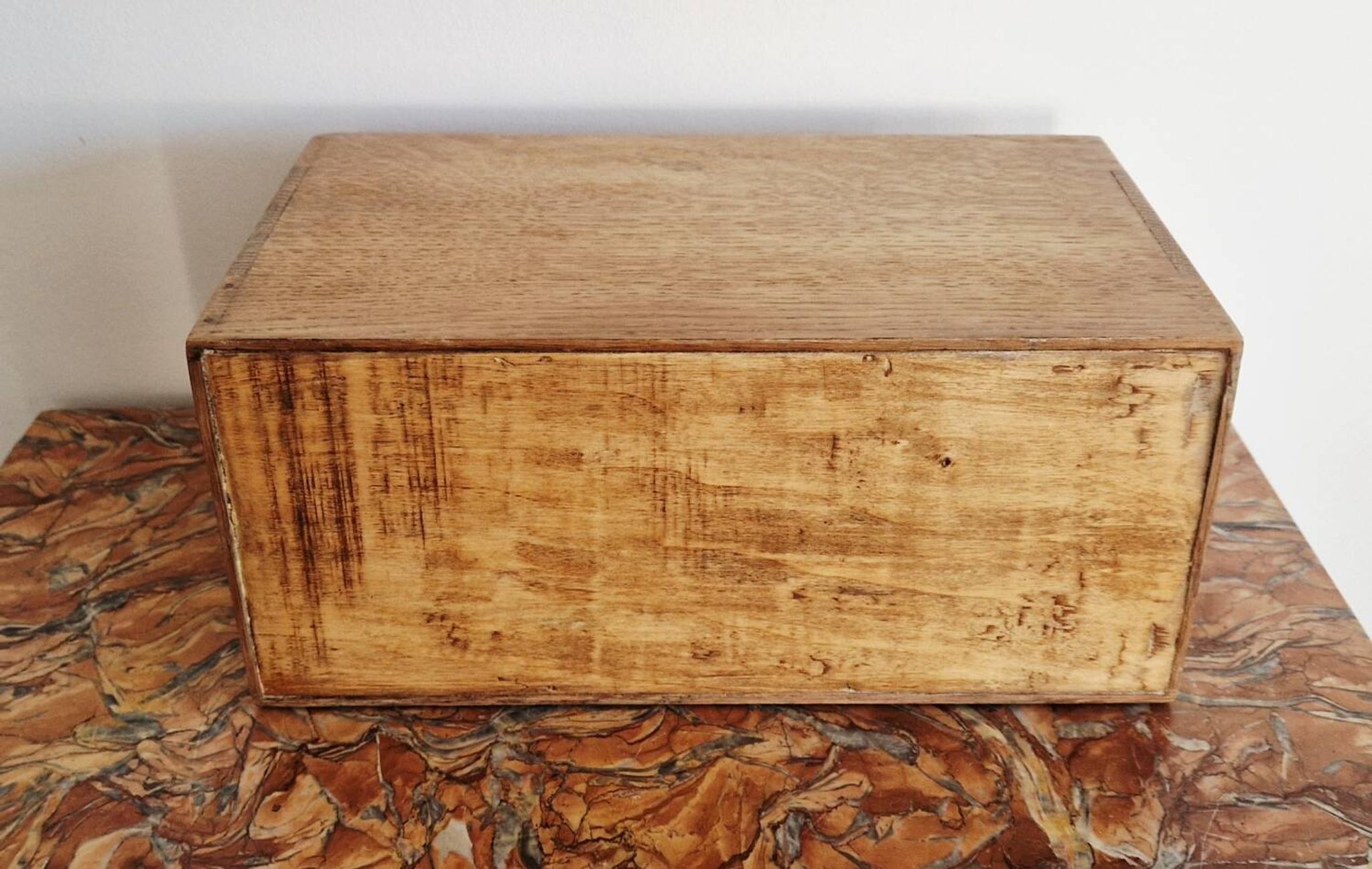 Small storage chest of drawers in oak and brass - 1900s period