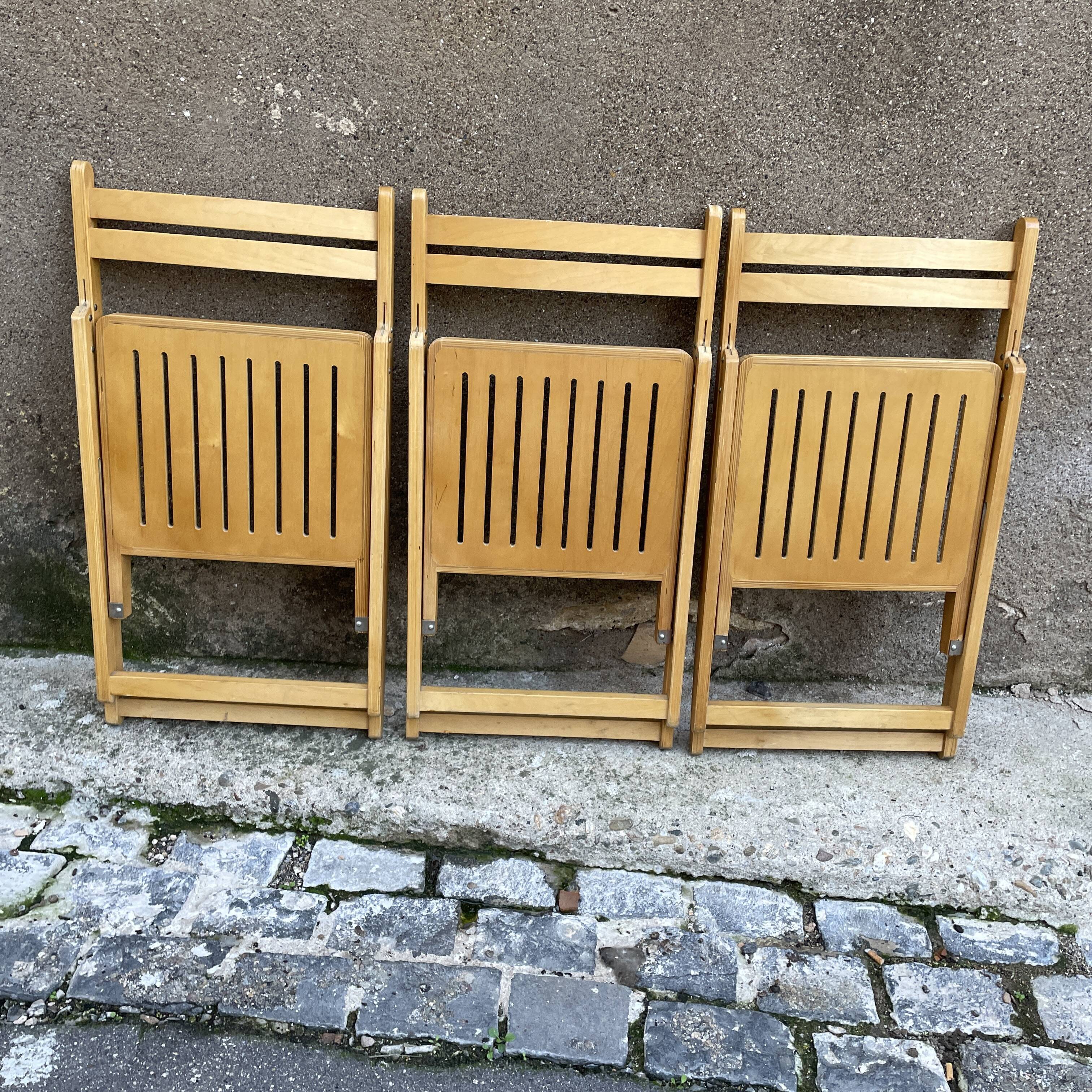 Lot 3 folding chairs vintage wood design