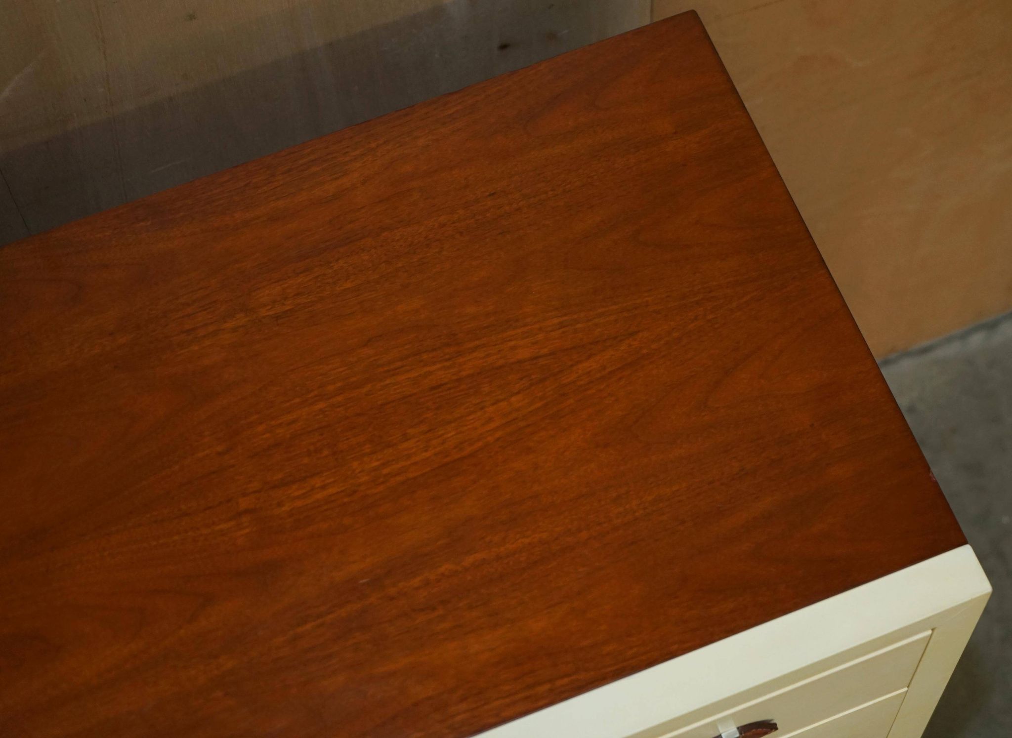 Commode Ralph Lauren Modern Hollywood cuir et bois