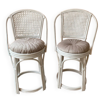 Pair of white patinated rattan and wicker chairs round shape