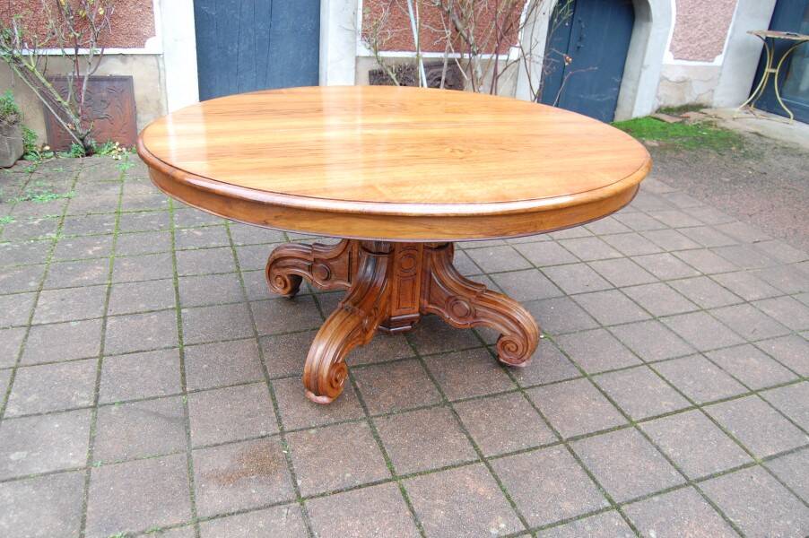Extensible Napoleon III table in walnut, late 19th century.