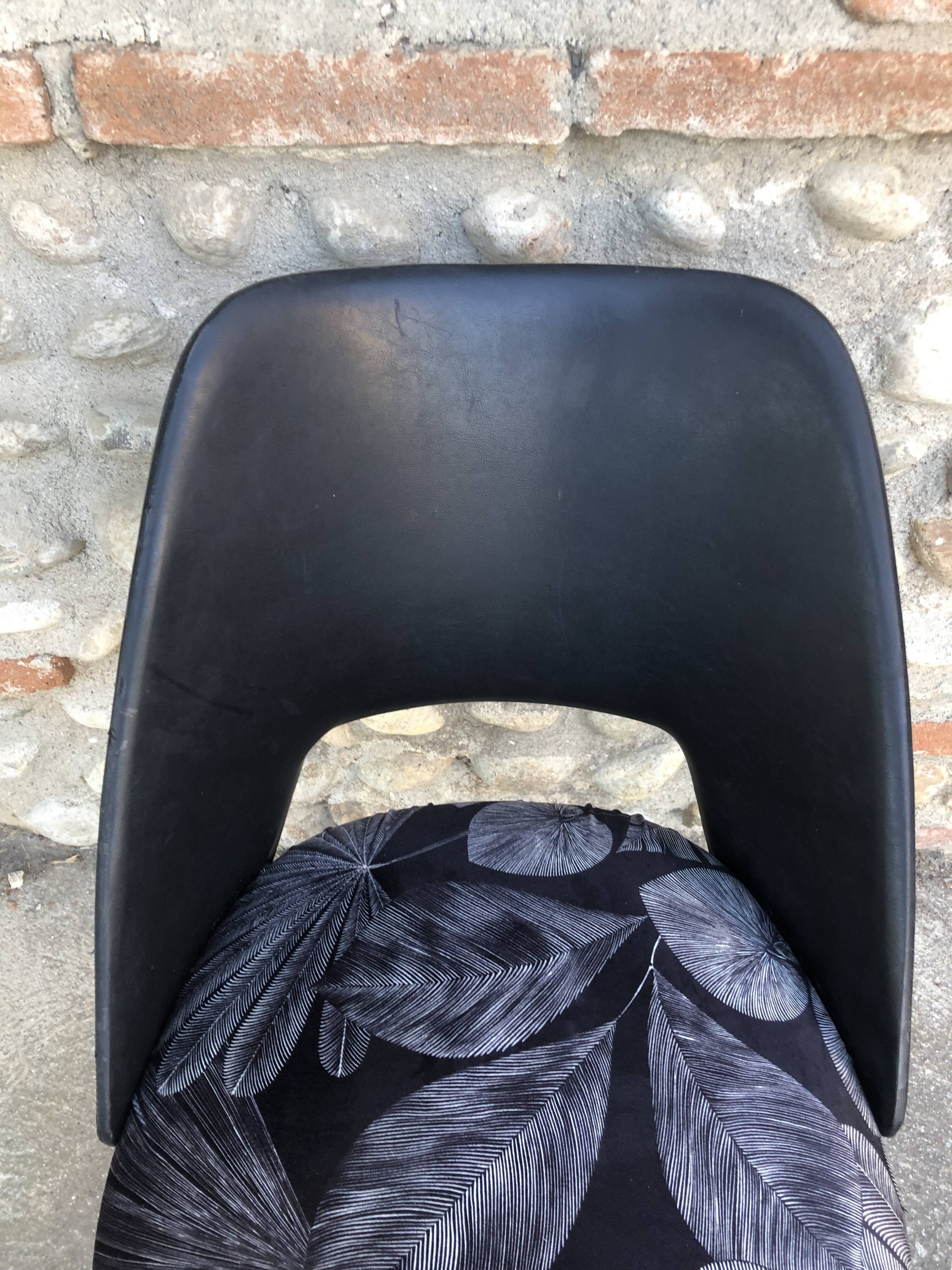 Chaise velours et skaï