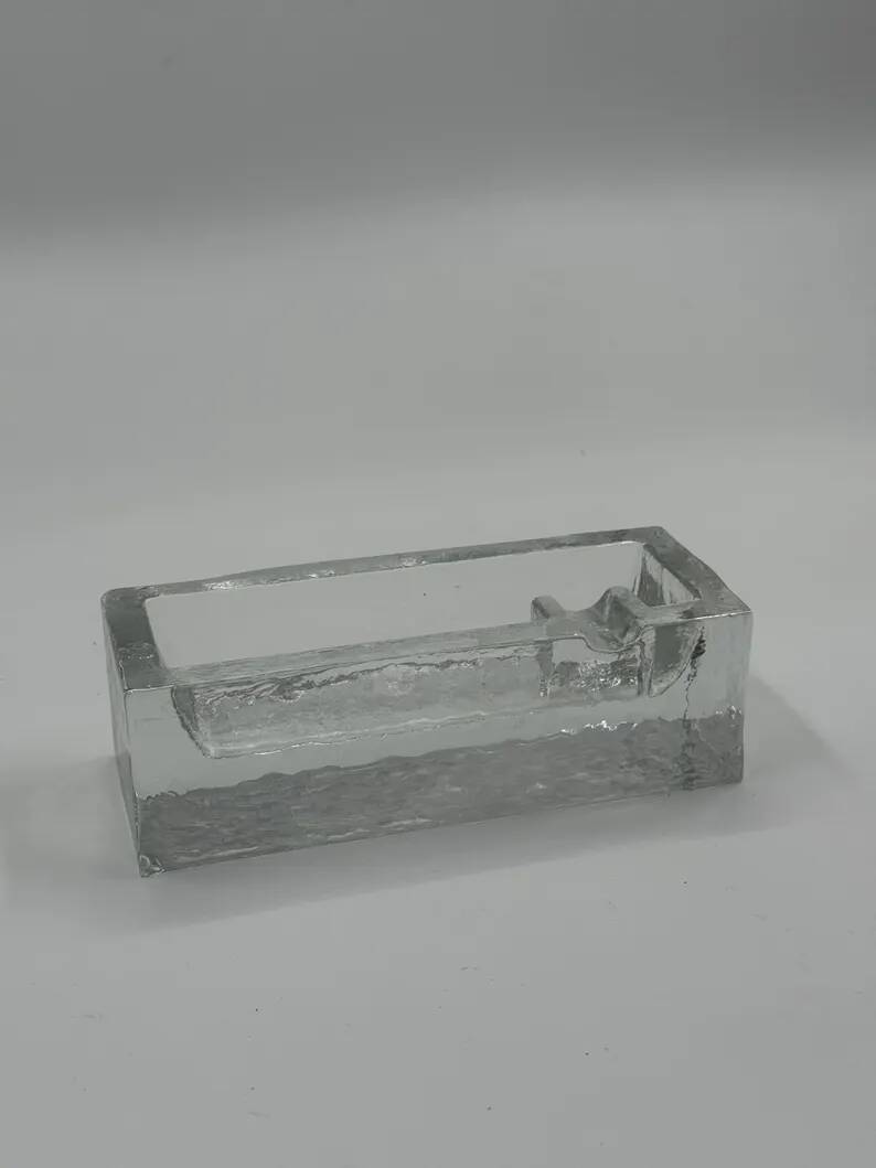 Cendrier vintage en verre glacé - design scandinave, décoration brutaliste en verre épais