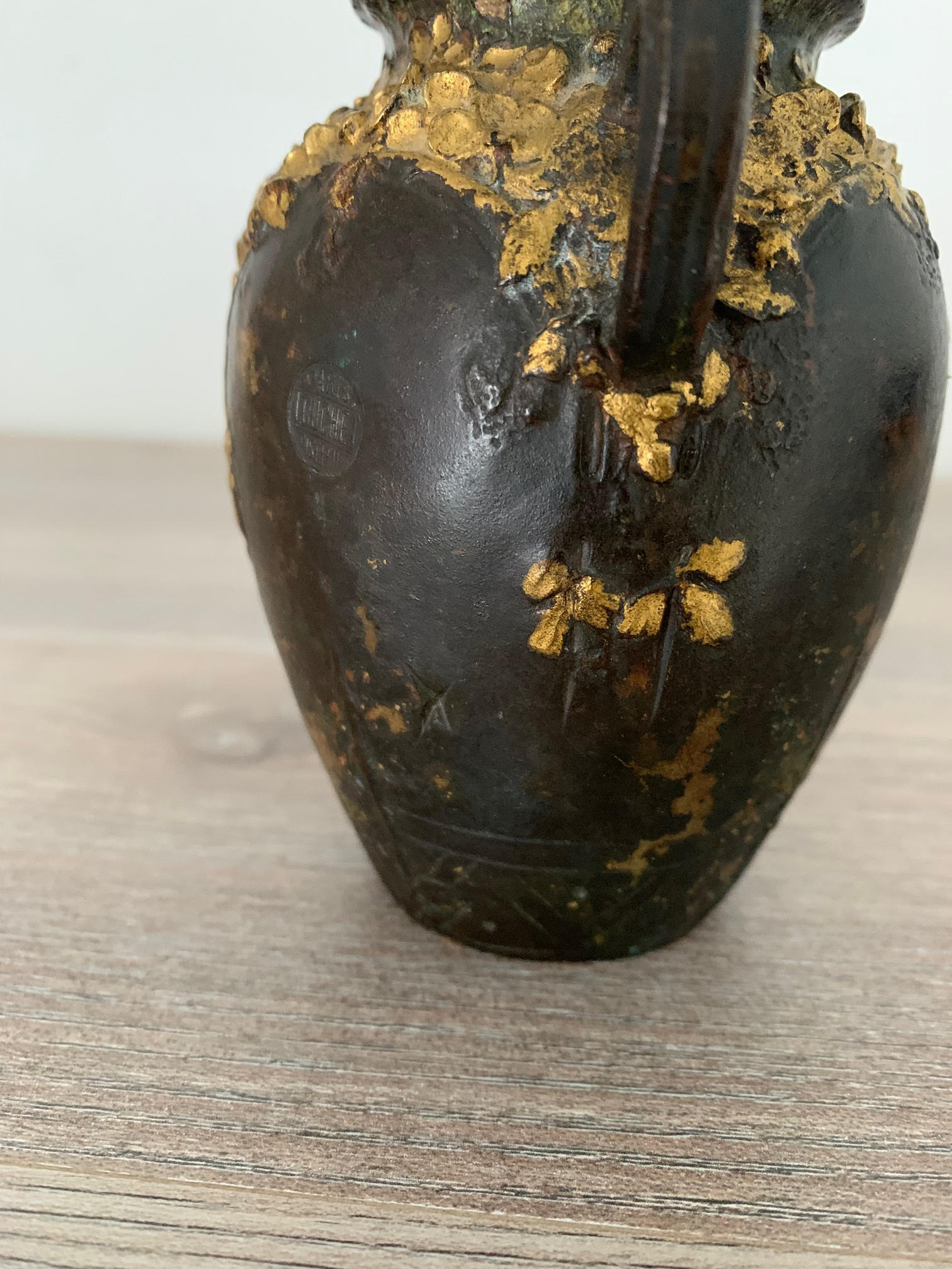 Bronze urn Louchet