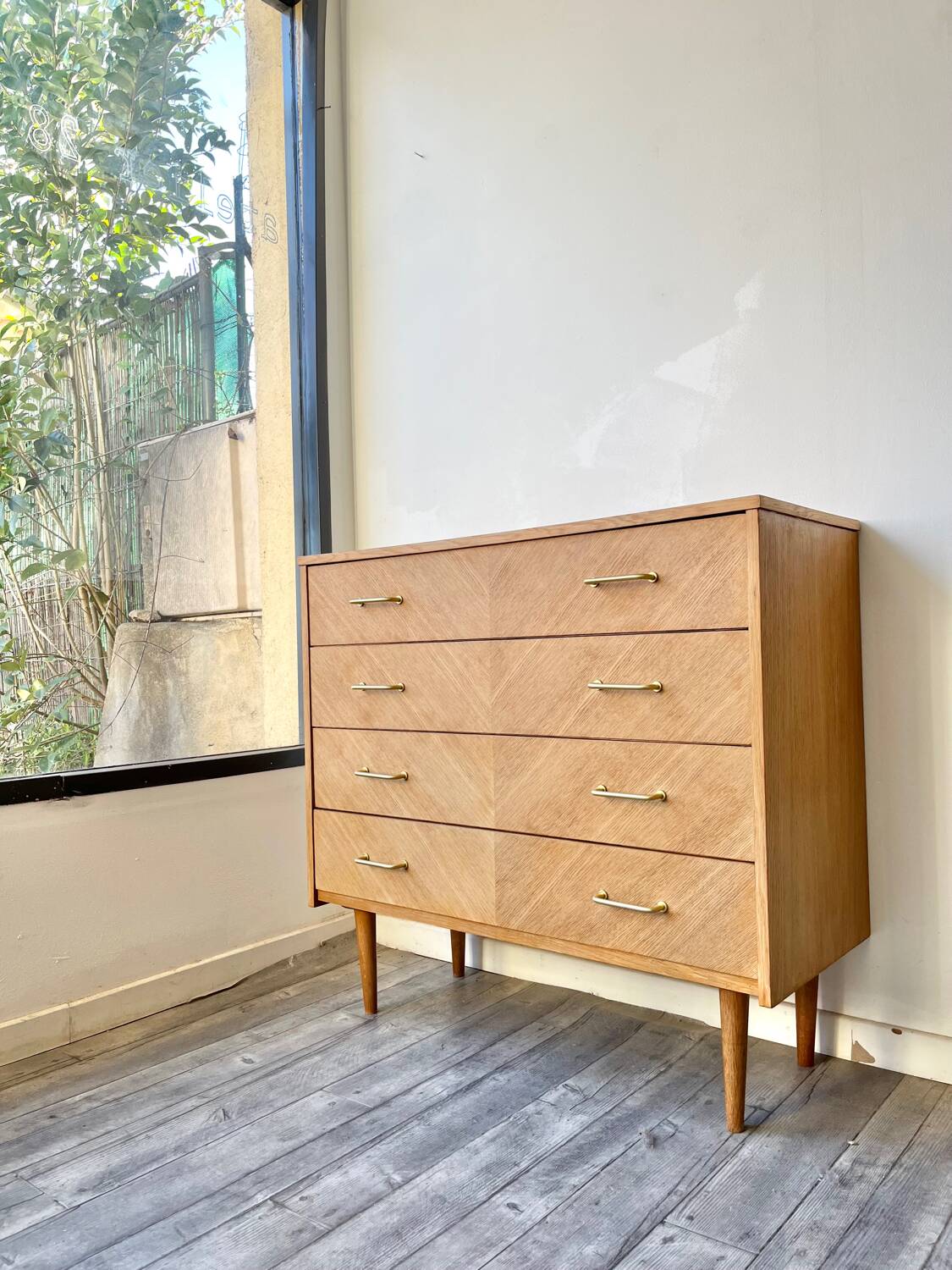 Tapered leg chest of drawers