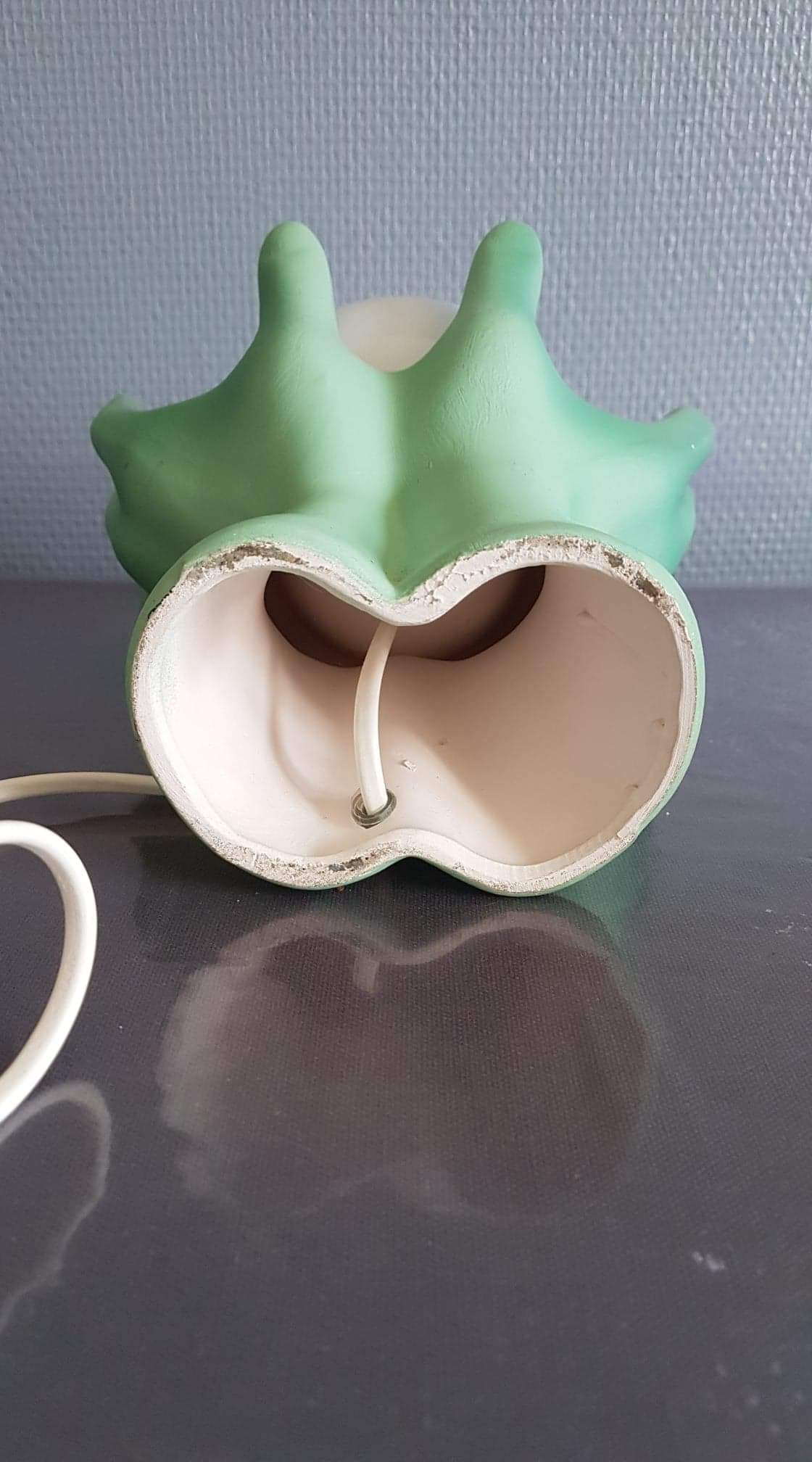 Vintage hands lamp globe opaline and green ceramic