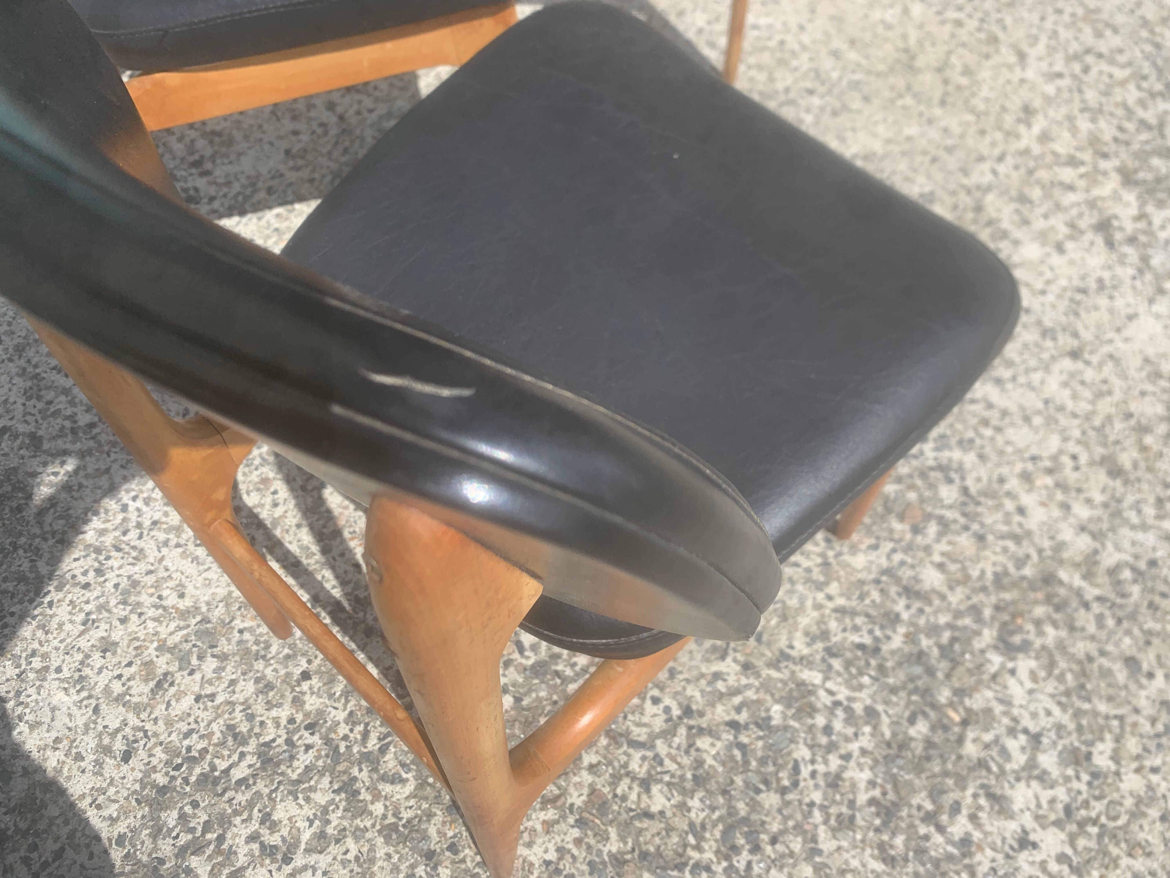 Vintage chair skaï black