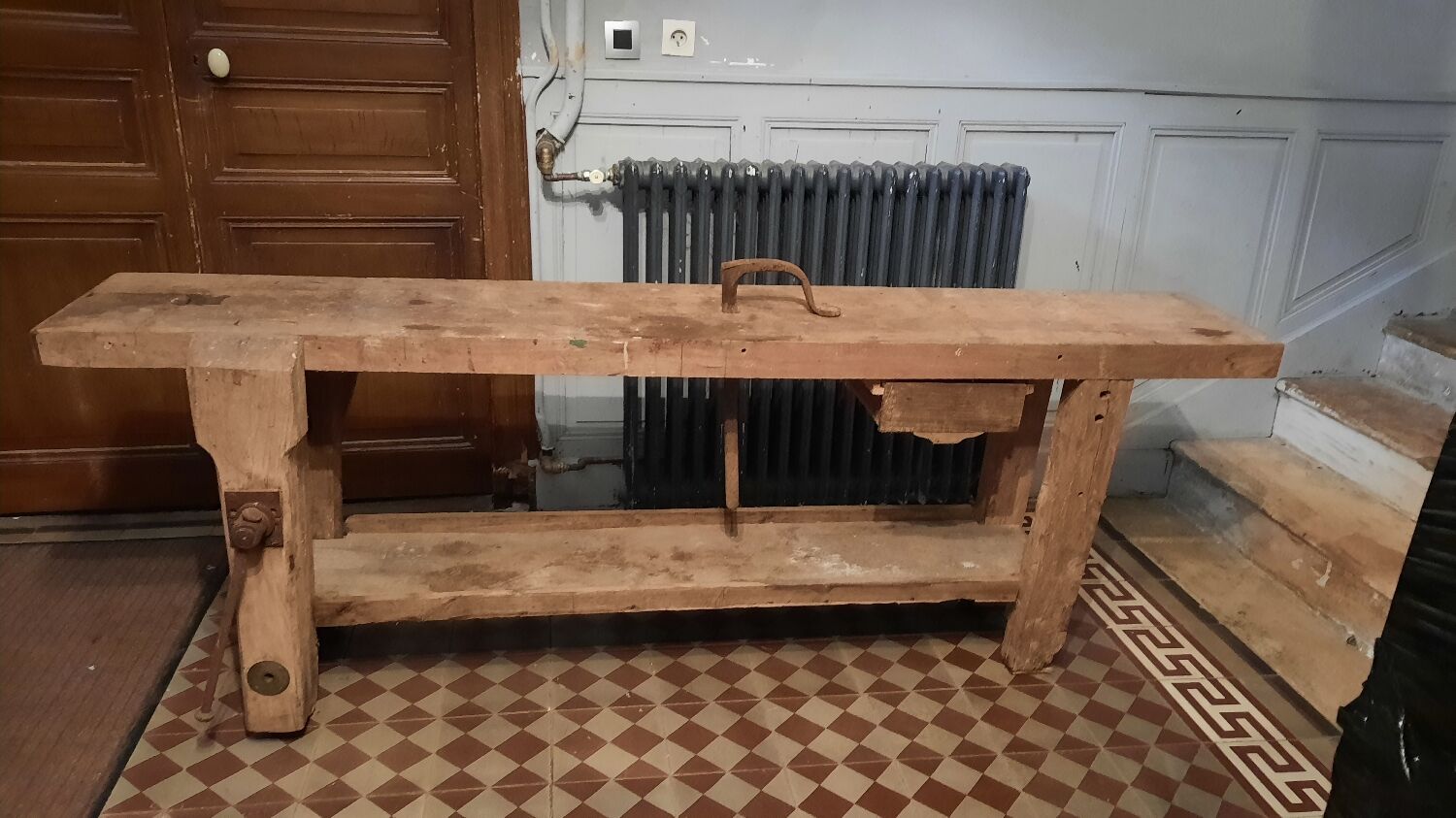 Carpenter's establishment