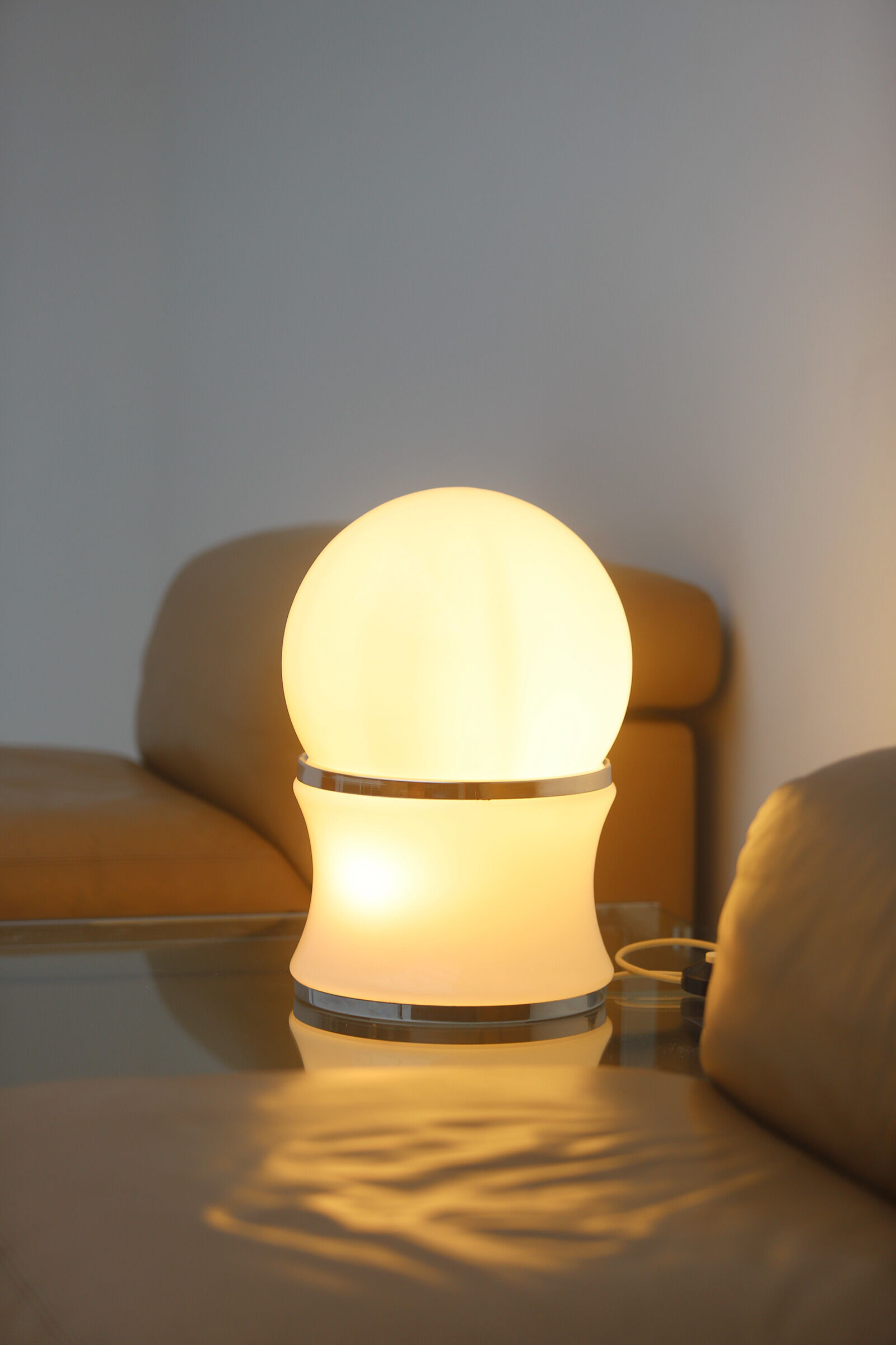 White table lamp in white opaline glass 1970s