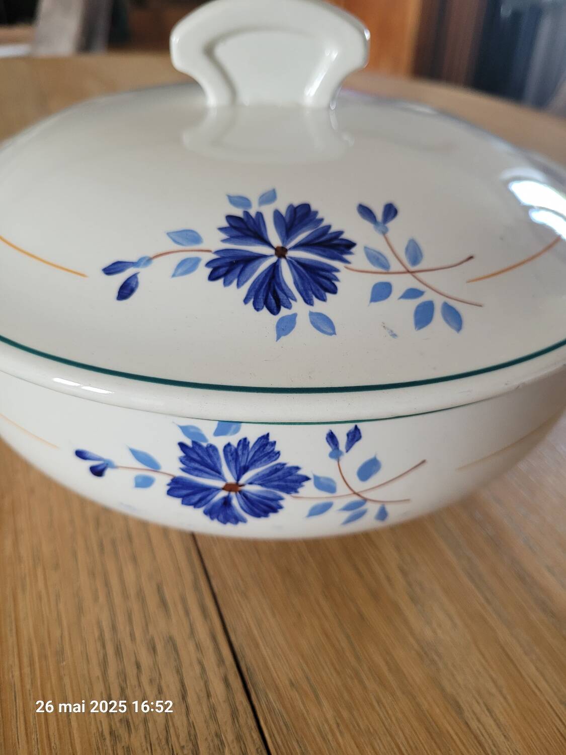 Soup tureen Moulin des Loups St Amand