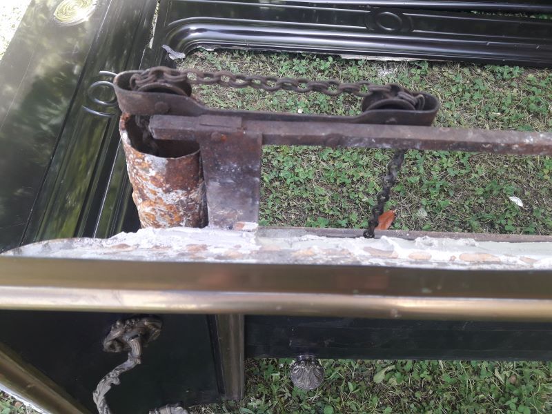 Fireplace XVIII° black marble louis XIV style with narrowed and floor slabs