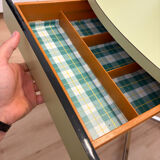 Round extendable folding Formica table with metal legs from the 50s/60s in green.