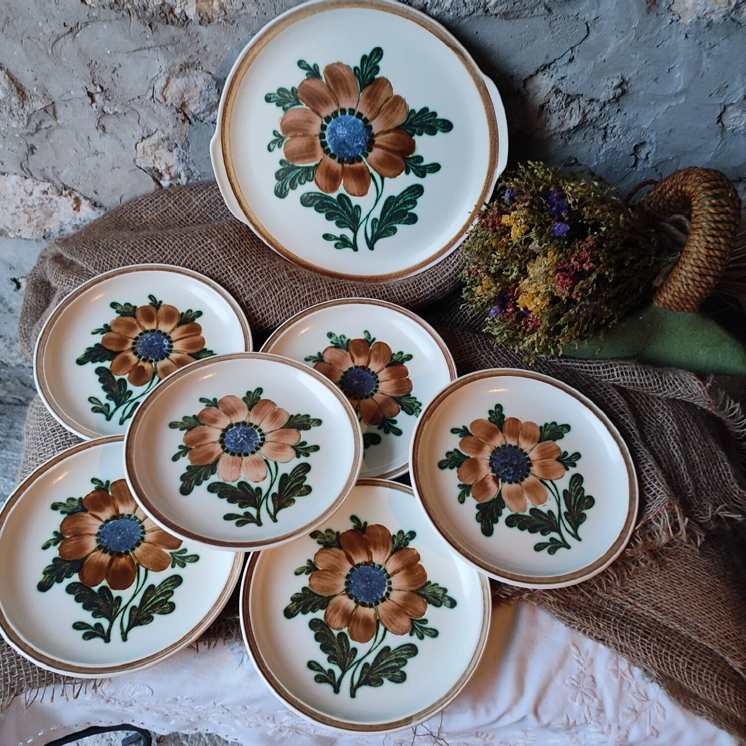Set of 6 dessert plates and a large Gien platter, Bangui pattern