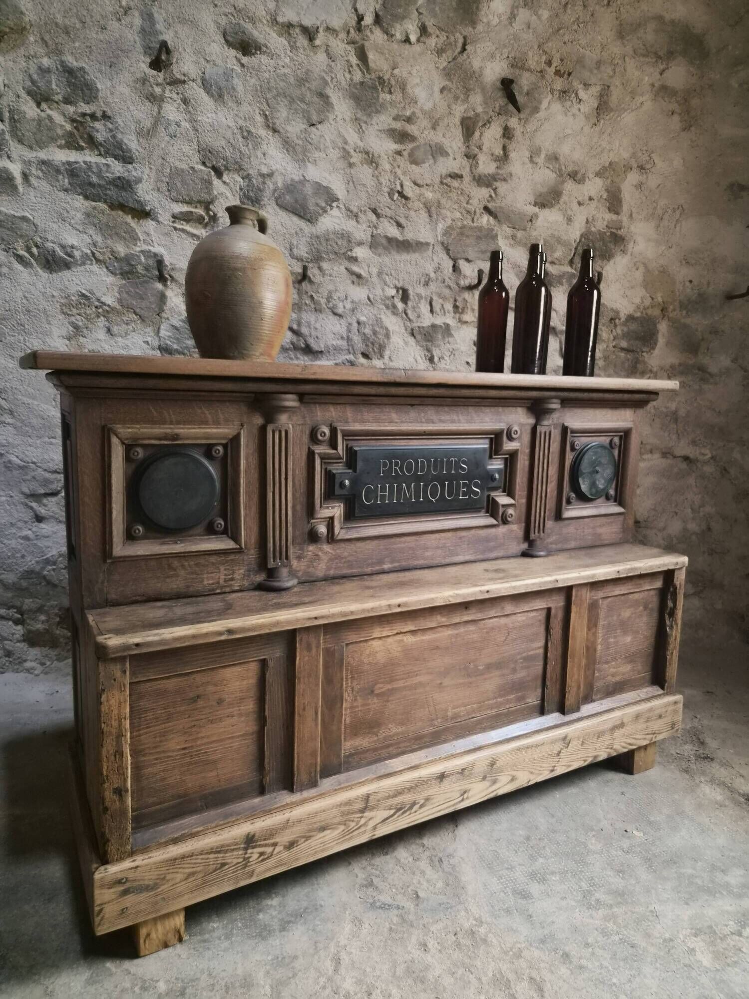 Pharmacy counter in antique oak / kitchen island, circa 1870–1900