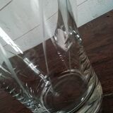 Broc à eau en verre gravé