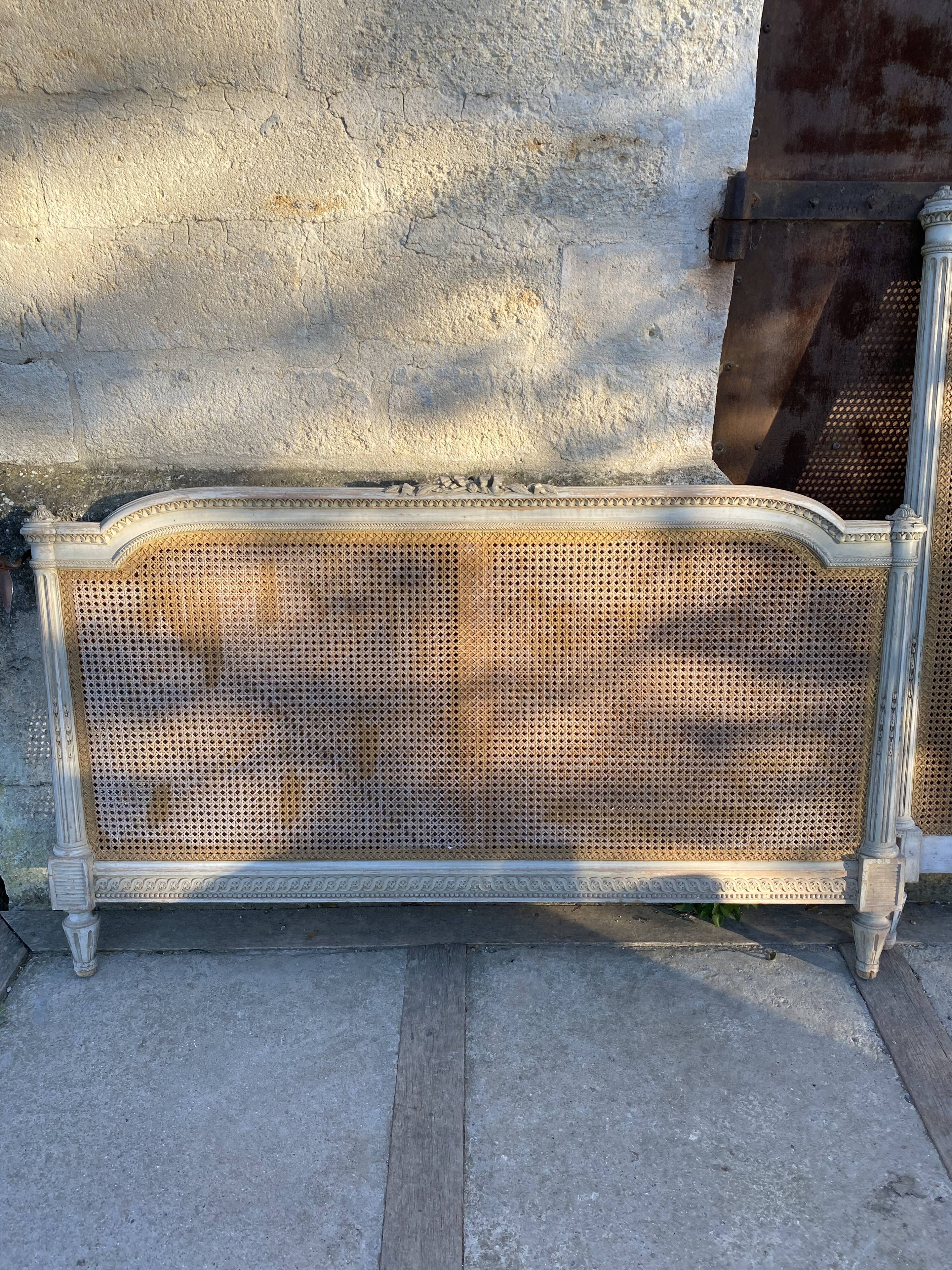 Bed Louis XVI patinated wood and cannage 140/190