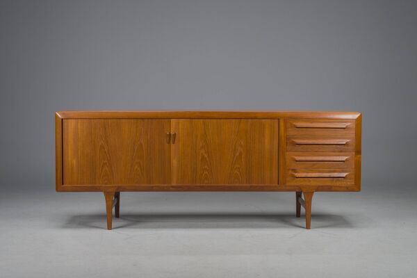 Enfilade en teck par Ib Kofod-Larsen pour Faarup Møbelfabrik, 1960