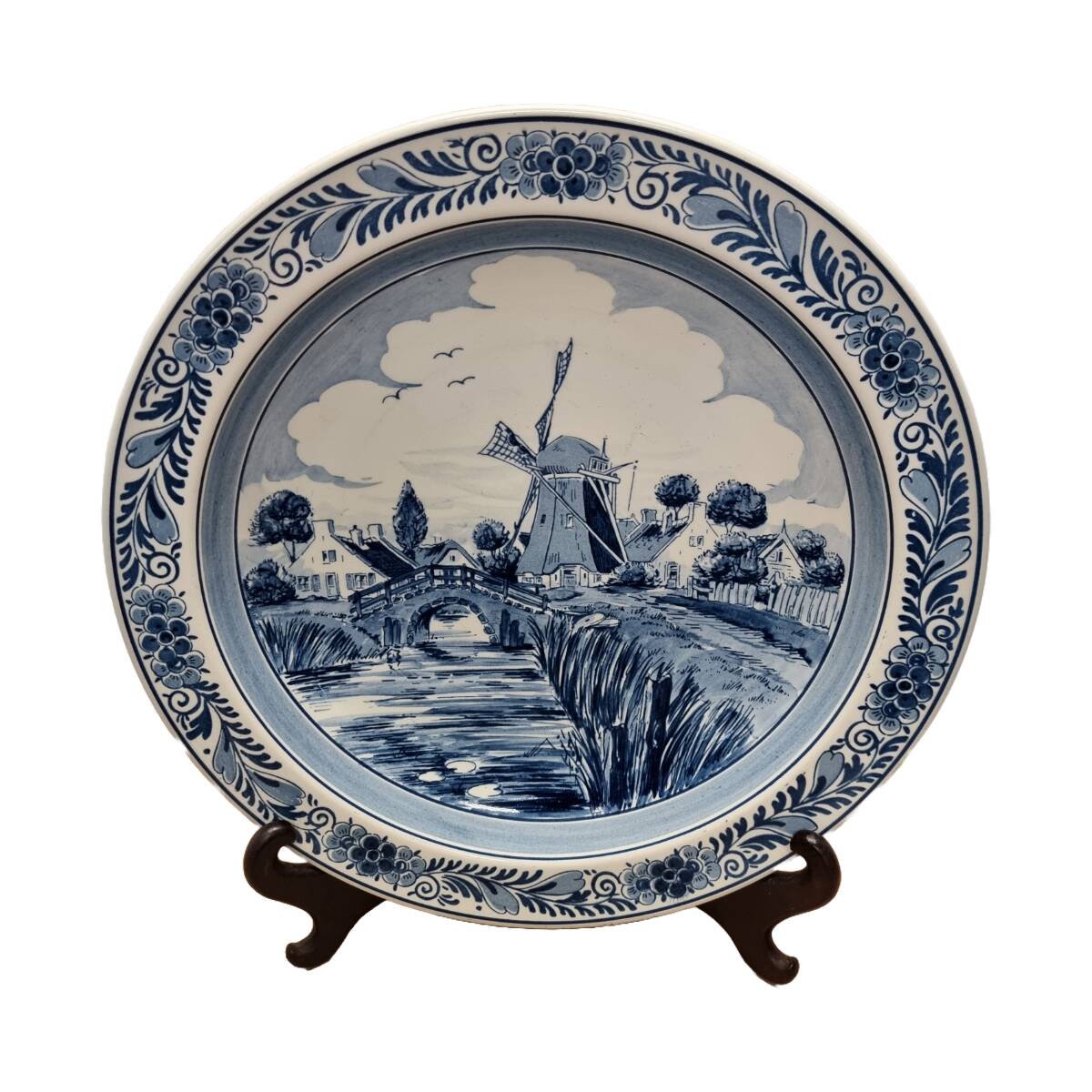 Dutch ceramic Blue Delft Wall Plate With Mill by Royal Goedewaagen, from the 70/80s